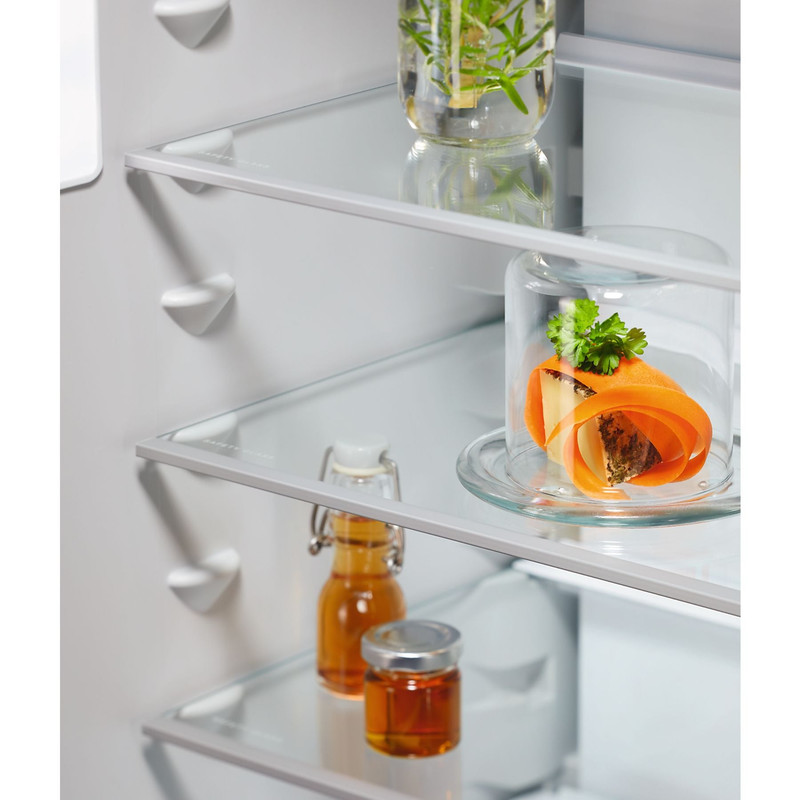 Electrolux ENA7CE18S3 Kombinált hűtőszekrény , AI CoolAssist funkció, NoFrost, 177 cm Electrolux ENA7CE18S3 Kombinált hűtőszekrény , AI CoolAssist funkció, NoFrost, 177 cm