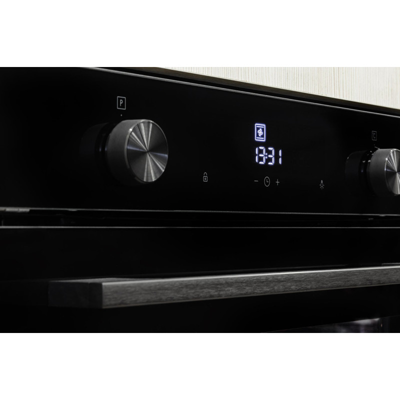 Kluge KTE1031B beépíthető multifunkciós fekete sütő, 75L Kluge KTE1031B beépíthető multifunkciós fekete sütő, 75L