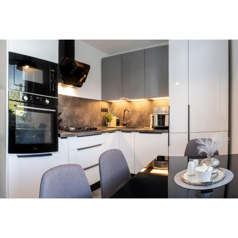 Kluge KTM2620B beépíthető mikrohullámú sütő grillel, 25L, fekete üveg Kluge KTM2620B beépíthető mikrohullámú sütő grillel, 25L, fekete üveg