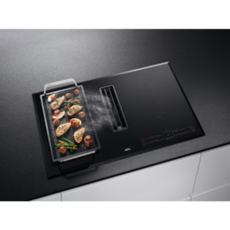 AEG CCE84779FB Beépíthető indukciós főzőlap beépített páraelszívóval, Wifi, Bridge funkció, 83 cm