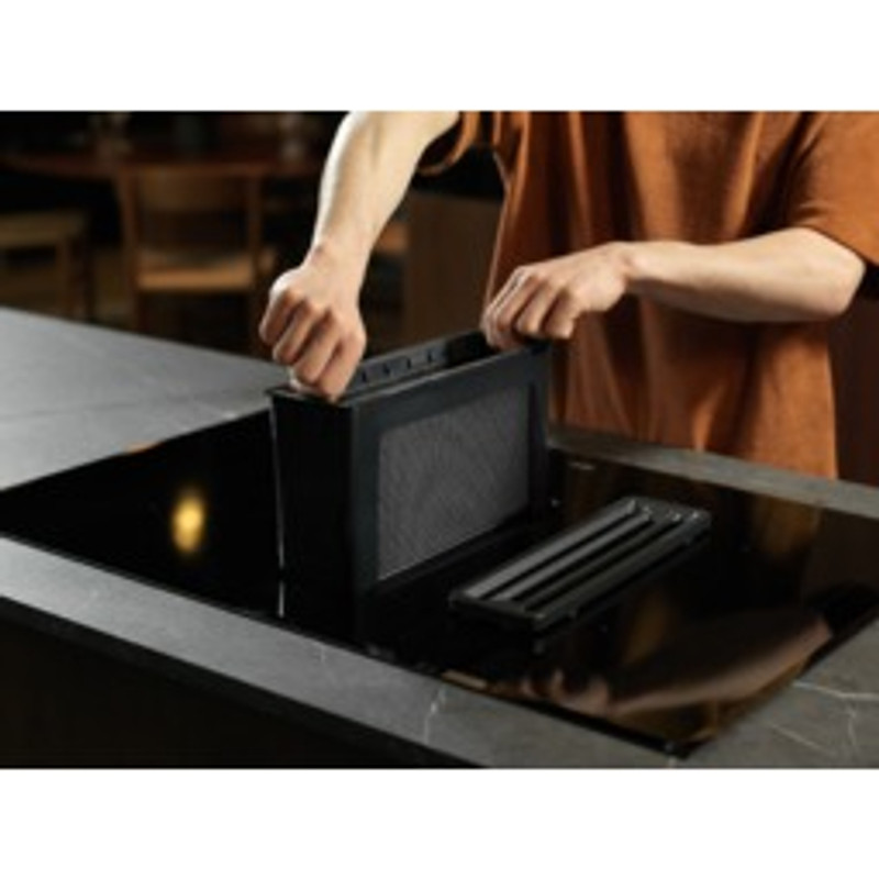 AEG CCE84779FB Beépíthető indukciós főzőlap beépített páraelszívóval, Wifi, Bridge funkció, 83 cm