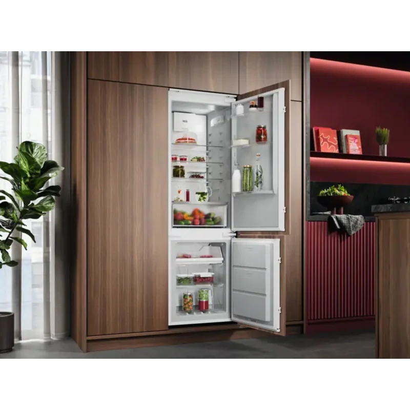 AEG TC7CS18GES Kombinált hűtőszekrény, AI CoolAssist funkció, NoFrost, 177 cm