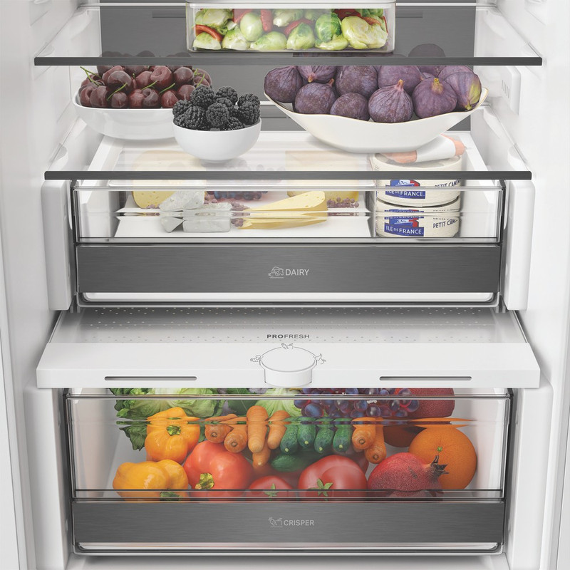Whirlpool WHK2 5293 B5E2 Beépíthető kombinált hűtő 270L (194/76l ), D, Elektronikus vezérlés HomeWhiz WIFI+BLE támogatás, Adaptív hűtés akár 20%-os energiamegtakarítással, Metal multiflow, csúszópántos zsanér (sliding), 10 év kompresszor garanciával, 17