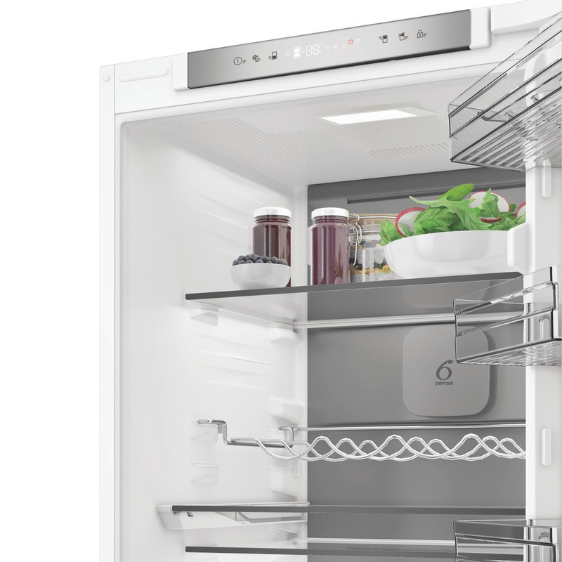Whirlpool WHK2 5293 B5E2 Beépíthető kombinált hűtő 270L (194/76l ), D, Elektronikus vezérlés HomeWhiz WIFI+BLE támogatás, Adaptív hűtés akár 20%-os energiamegtakarítással, Metal multiflow, csúszópántos zsanér (sliding), 10 év kompresszor garanciával, 17